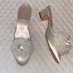 Vintage 1950’s Daniel Green Satin Boudoir Slipper Size 2A65(6/6.5Narrow)